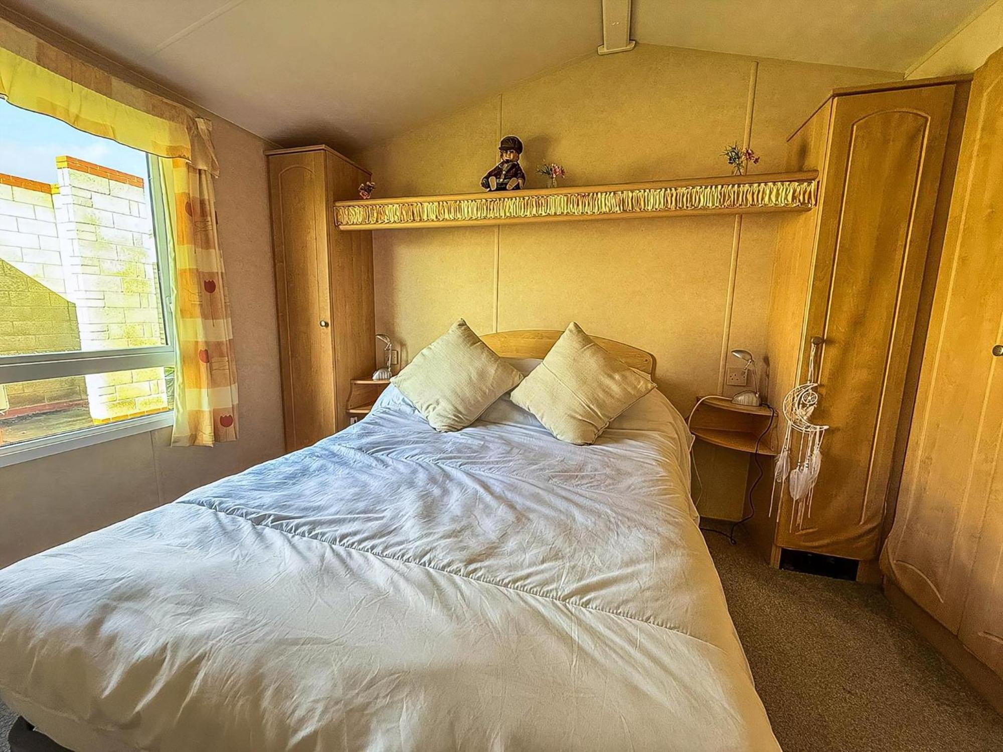 Lovely 6 Berth Caravan At Naze Marine Holiday Park In Essex Ref 17003C Walton-on-the-Naze Zewnętrze zdjęcie