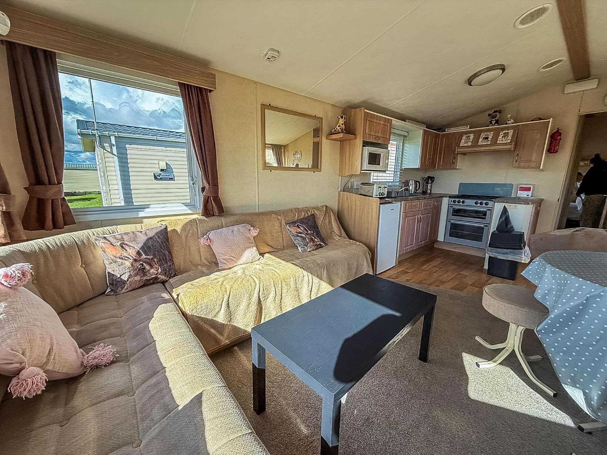 Lovely 6 Berth Caravan At Naze Marine Holiday Park In Essex Ref 17003C Walton-on-the-Naze Zewnętrze zdjęcie
